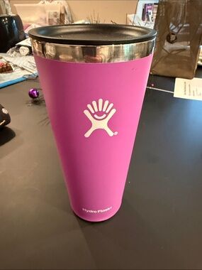 Hydro Flask 32 oz Pink Insulated Tumbler with Black Lid, BPA free